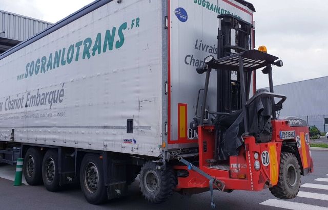 Transports Namysl Chariot Embarque arriere camion